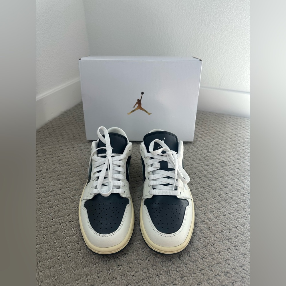 NEW Nike Air Jordan 1 Low Jade Smoke Size 8 - Picture 8 of 8